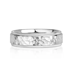 Men's Polished Hammered Finish Wedding Band in Platinum 5.5mm