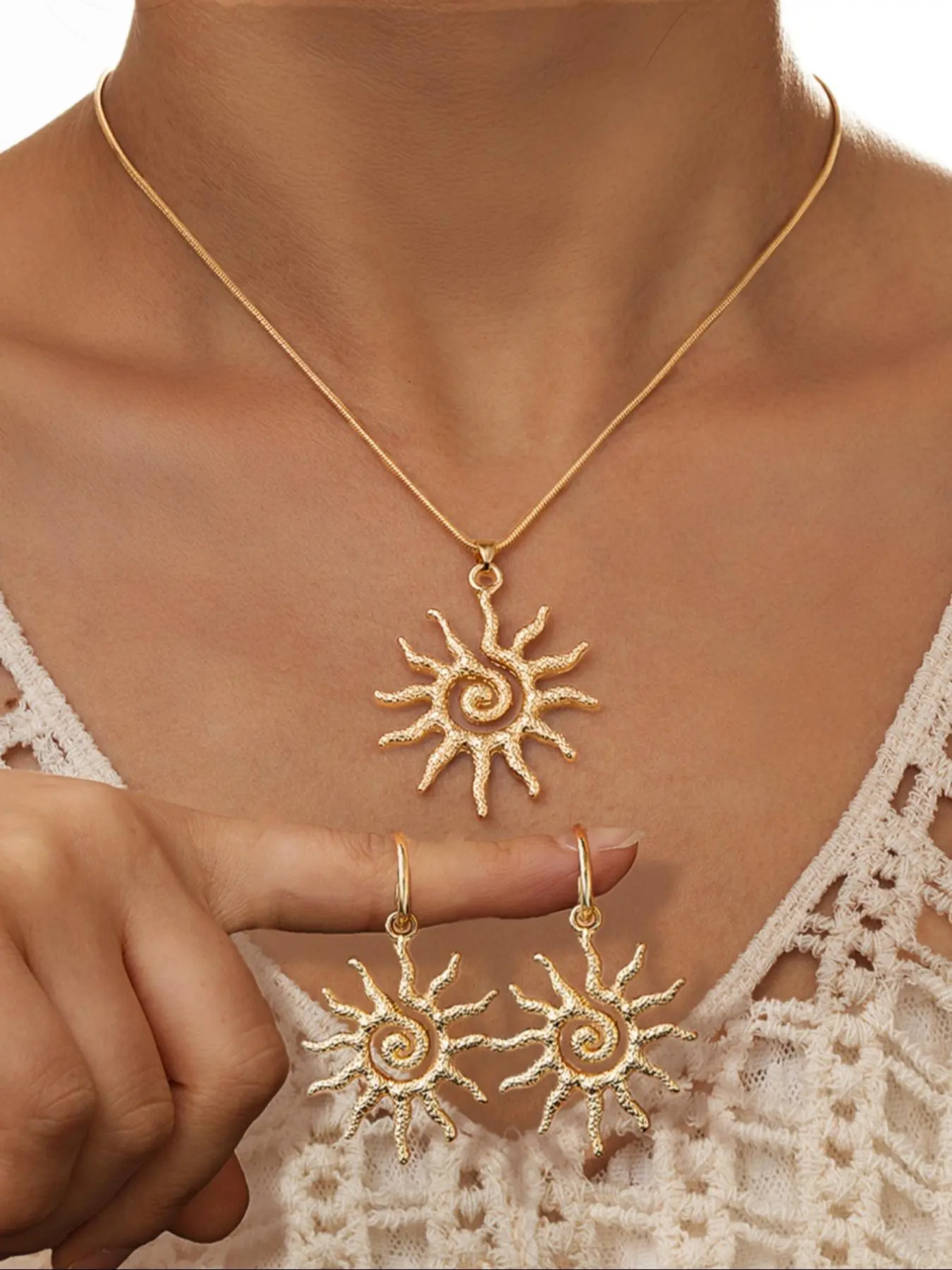 Geometric Spiral Sun Pendant Fashionable Jewelry Set, Women’s Alloy Earrings and Necklace, Perfect for Festivals and Parties, Hoop Earring Sets