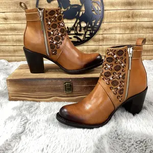 Quincy Womens Bootie Katania Leather Oval Toe (Honey)  Q39B5251