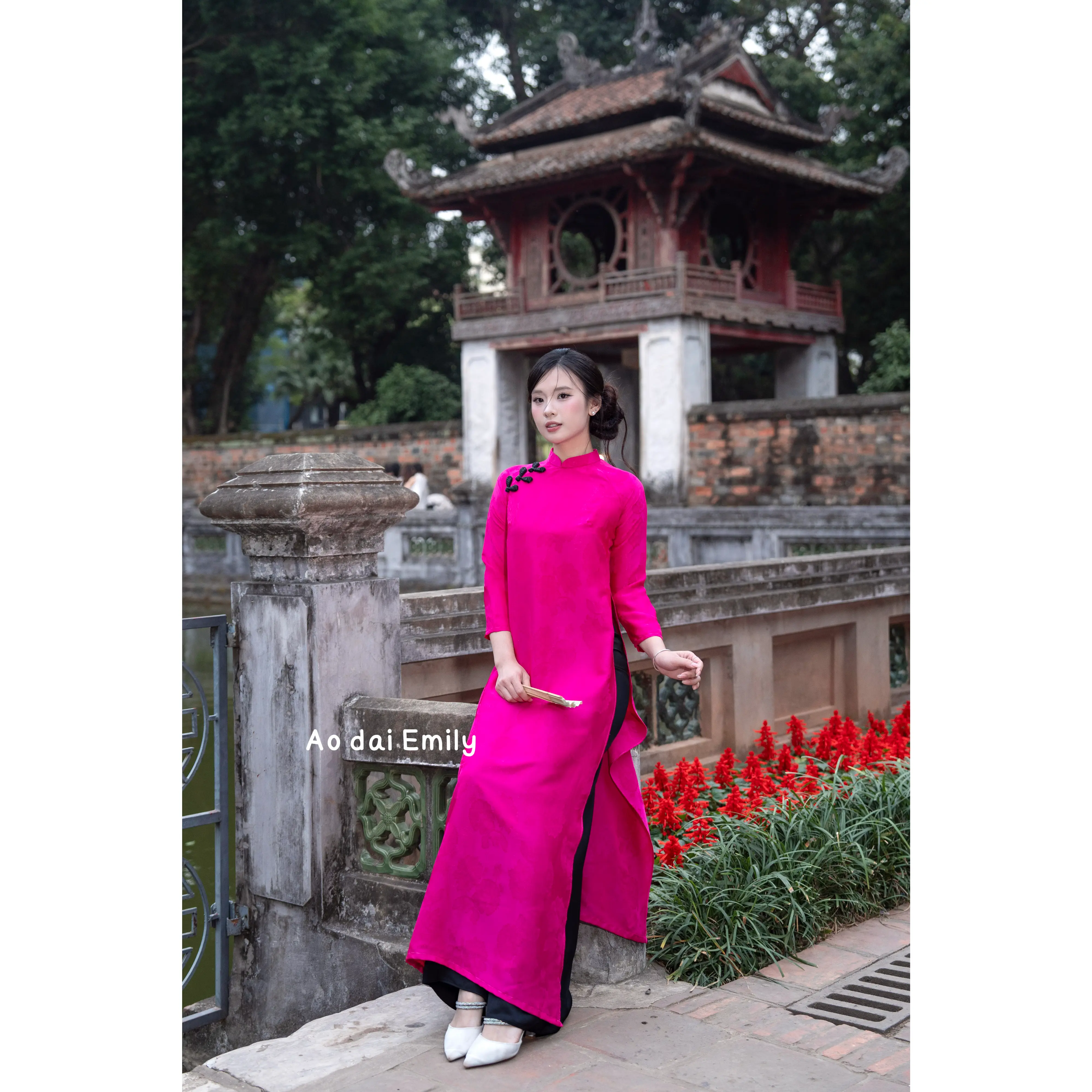 Modern Hot pink/ Black Loosing style ao dai with flowers pattern|| Chrysanthemum