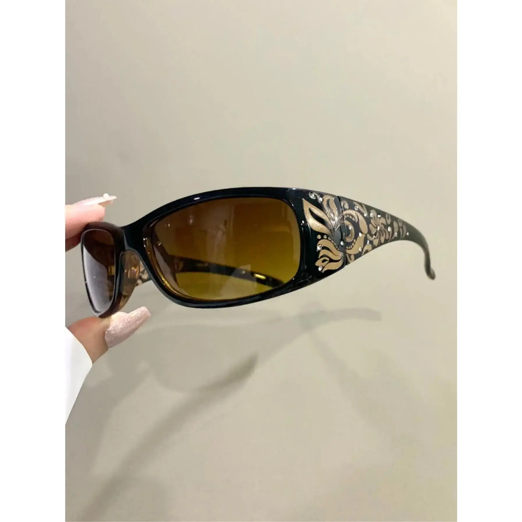 Punk Rhinestone Sunglasses, Vintage Unisex Alloy Frame Street Style Shades with UV Protection for Women and Men, Trendy Vintage Sunglasses, Rhinestone Decorated Sunglasses