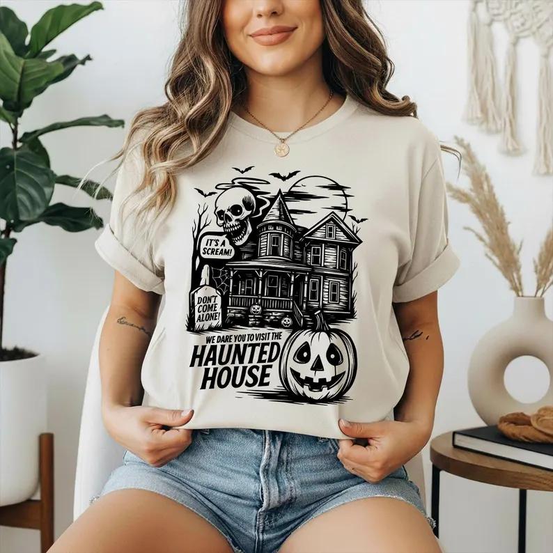Women's Plus Size Comfortable Cotton Haunted House Halloween Tshirt - Oversized Crewneck Short Sleeve Gothic Lady Top with Spooky Pumpkin Print, Flattering Fit for Casual, Beach, Streetwear