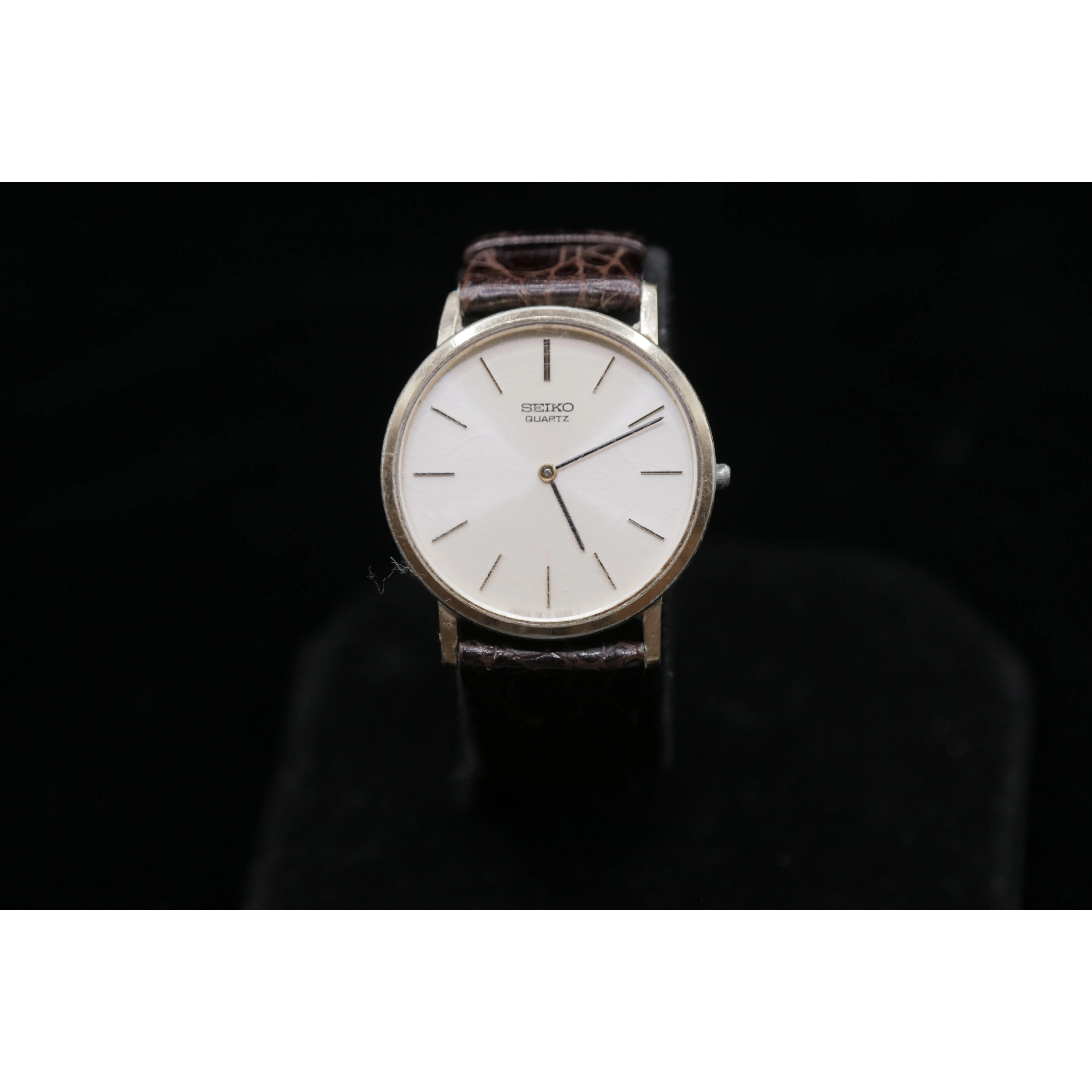 Vintage Seiko Quartz Dress Watch – Model 7800-8049 (1980s) – Gold-Tone Ultra-Thin Minimalist - Pre-Owned