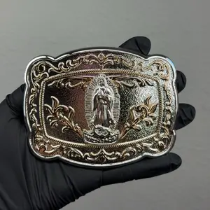 Silver Buckle with Gold Accents - Elegant Design for Everyday Use