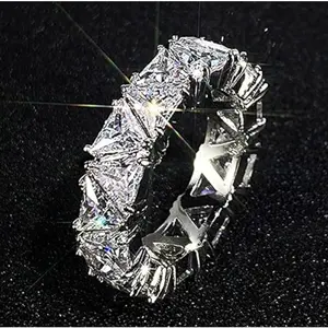 Triangular zircon ring, plated promise ring, eternal symbol.Ideal for women, perfect for everyday wear.An elegant birthday or commitment gift, creative Christmas present.