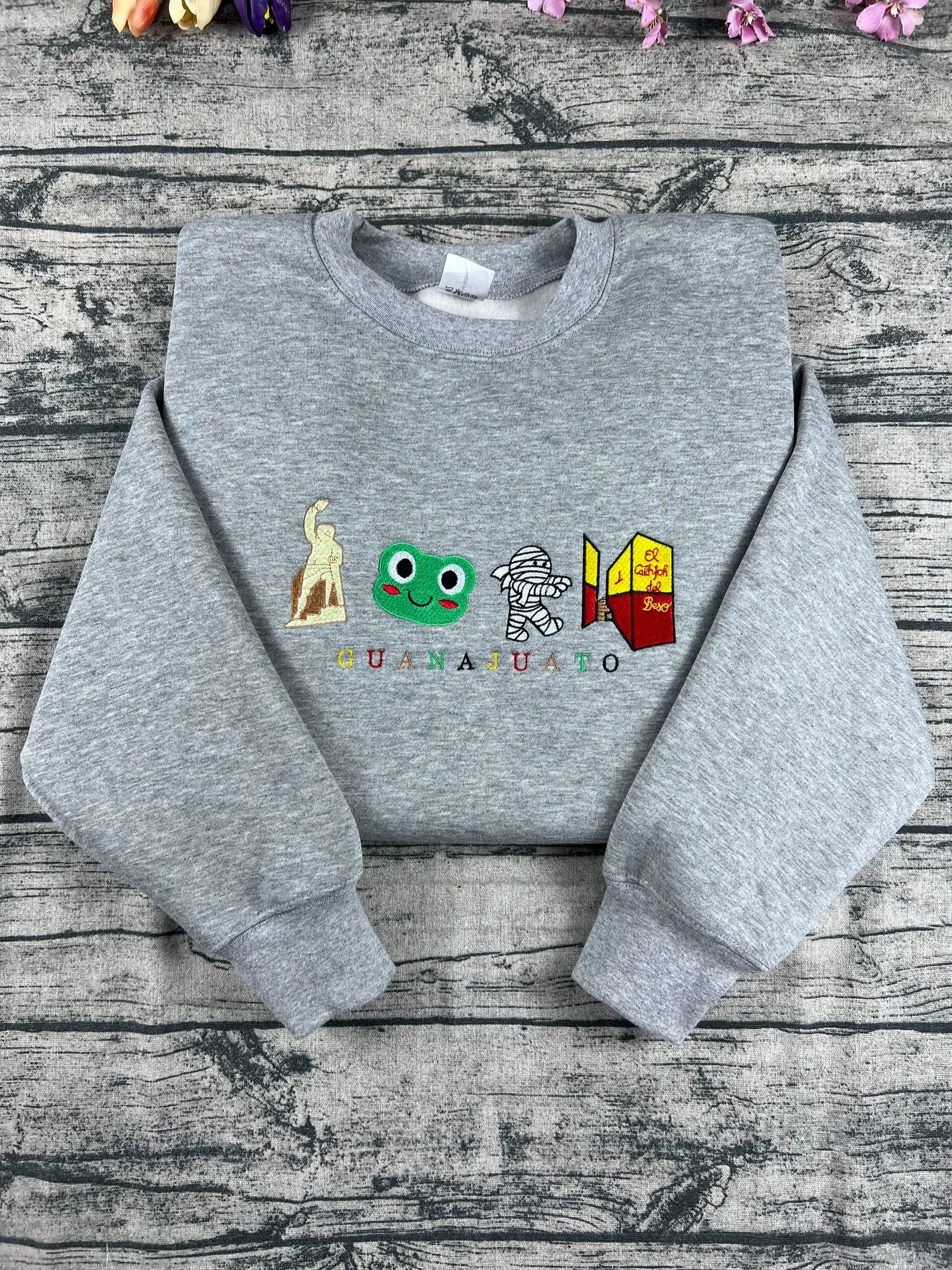 Guanajuato Embroidered Sweatshirt, Mexico Culture Crewneck, Alley of the Kiss Art Hoodie