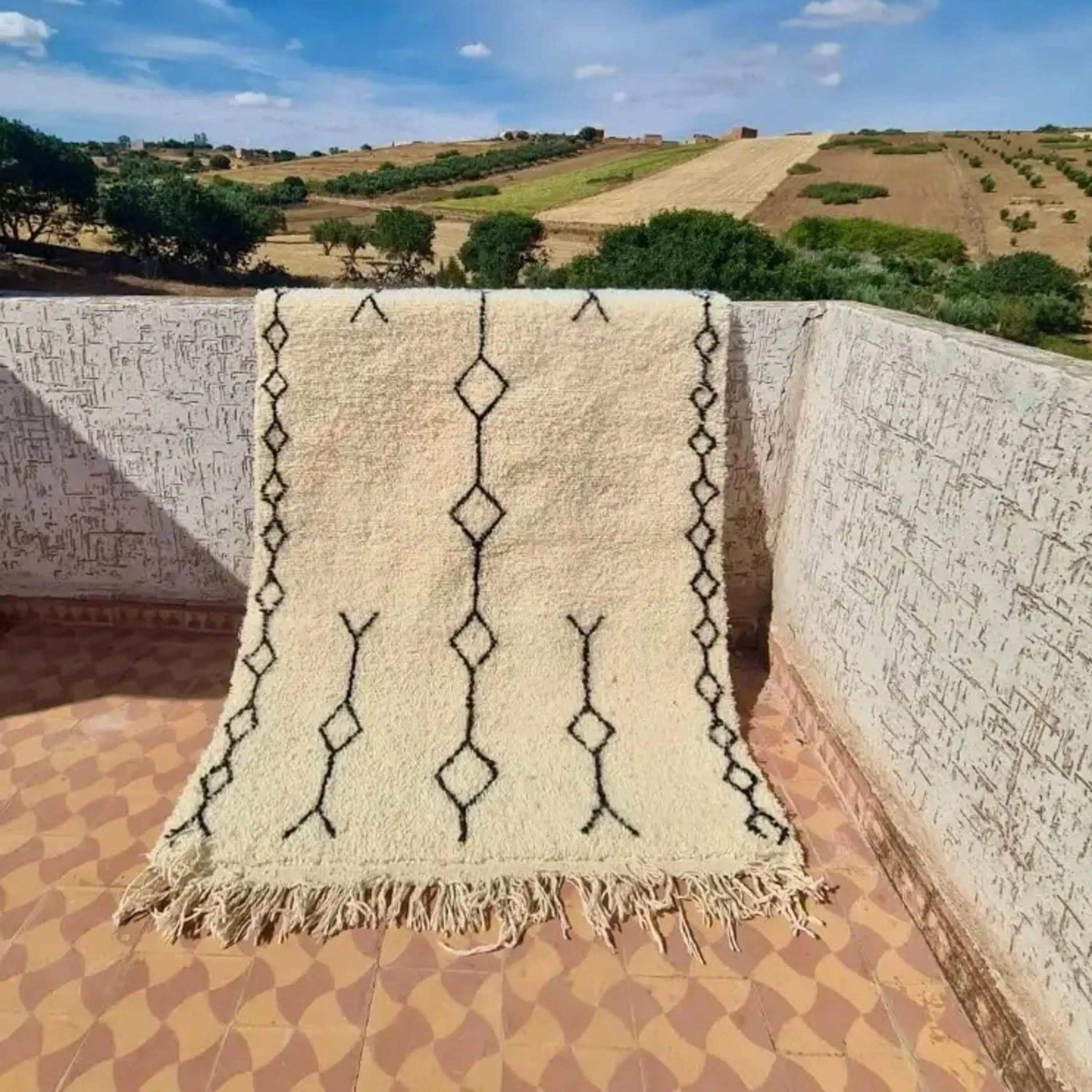 Handmade Moroccan Authentic Berber Wool Rug - Épure des Montagnes