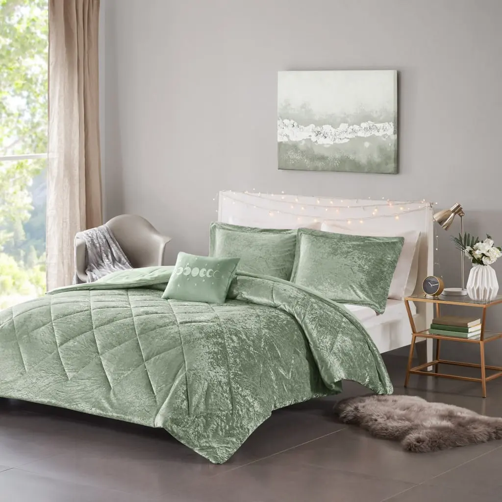 Intelligent Design ID10-2413 90 x 90 x 1 in. Felicia Velvet Comforter Set with Throw Pillow, Green - Full & Queen Size, Full Size Bed, Crushed Velvet, Bedroom Bedding Set, Decorative Bedding Set