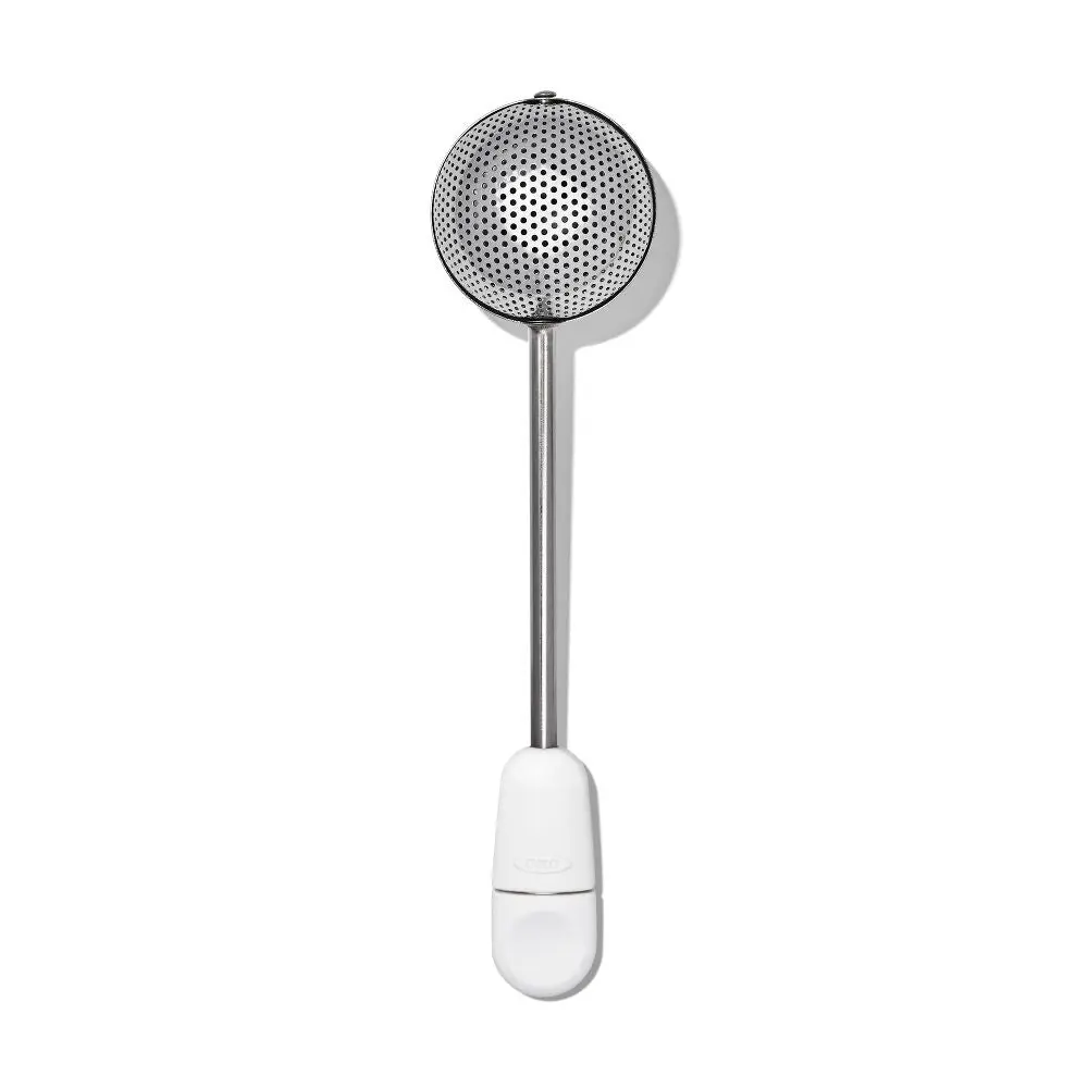 OXO Baker's Dusting Wand - Compact Globe-Shaped Kitchen Sieve Utensil for Clump-Free Baking Use, Flour Dusting
