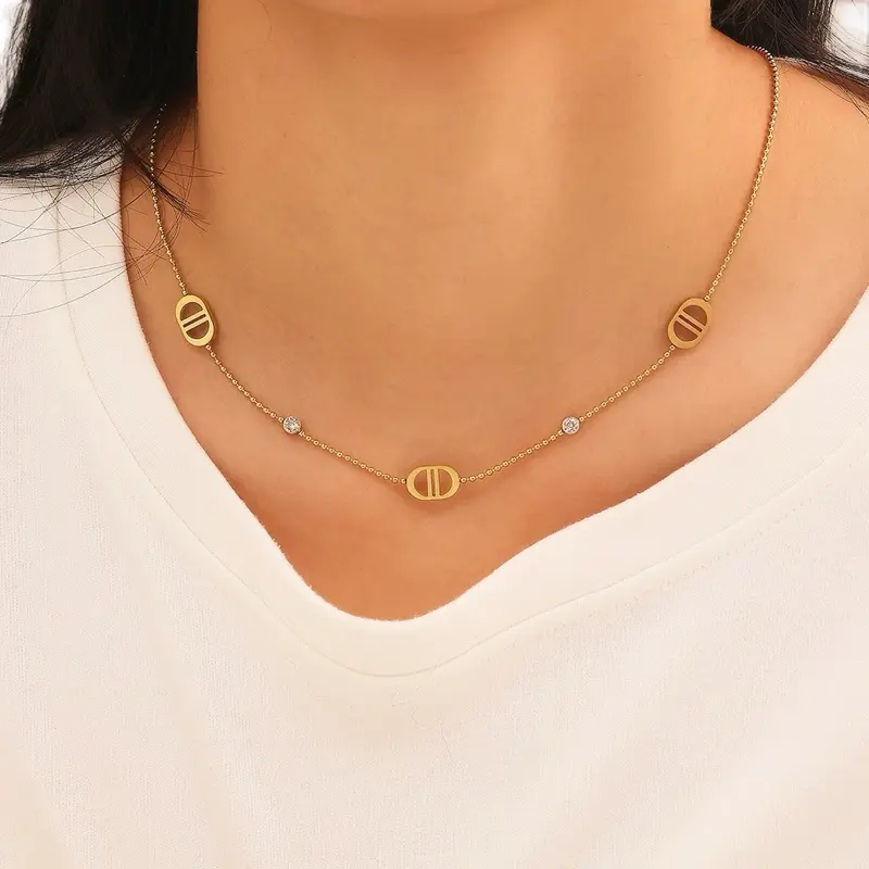 Fashion necklace