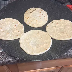Portable Electric Comal, Indoor Smokeless Korean BBQ Grill, Non-stick Griddle for Tortillas, Adjustable Temperature Control, Asador de Carne