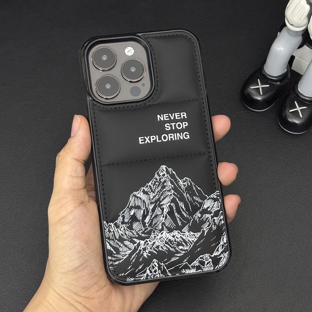 Never-ending exploration of positive energy design.Fashionable down jacket phone case compatible with iPhone17 Pro Max, 16, 15, 14, 13 Pro Max, 14, 15 Plus. Down jacket-inspired drop-proof soft case with tactile 3D texture. Anti-slipedge design.