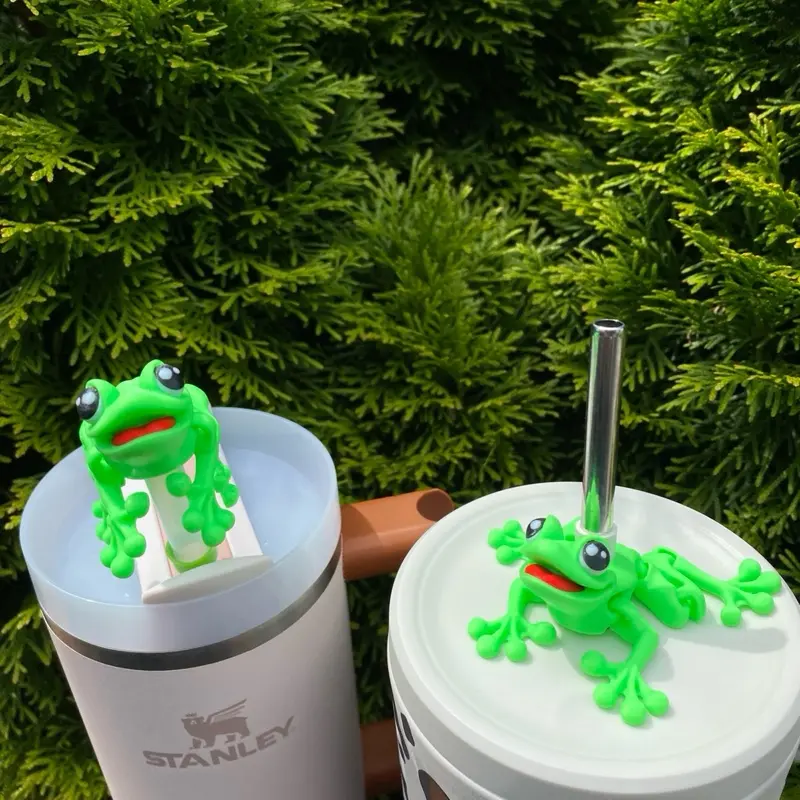 Vibrant Tree Frog Articulated Cute Straw Toppers and Charms for Stanley Tumbers & 9.5mm Straws with Durable PLA Design - Stylish, Beverage