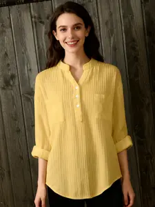 A set of women's casual yellow V-neck shirts, suitable for autumn and winter, suitable for home, indoor, and outdoor wear
