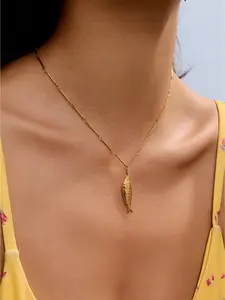 Bohemian style necklace, elegant and fashionable design small fish pendant, light luxury personalized collarbone chain high sense, suitable for daily wear and vacation activities, Valentine's Day, Mother's Day gift choice