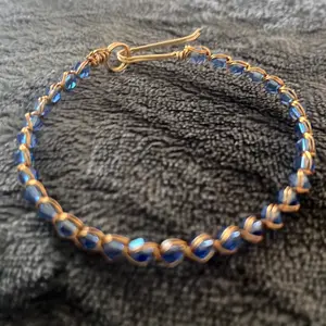 Wire wrapped glass beads