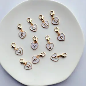 1Pc new 26 English letters lobster clasp heart letter design keychain tag buckle suitable for bags, wallets, earphone cases, car keys DIY accessories pendant Mother's Day holiday gifts holiday party gifts friends birthday gifts Keychain Attachment