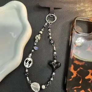 [Lw] Korean new sweet and cool black love keychain niche texture beaded pendant mobile phone case pendant short Cute Keychain Charms