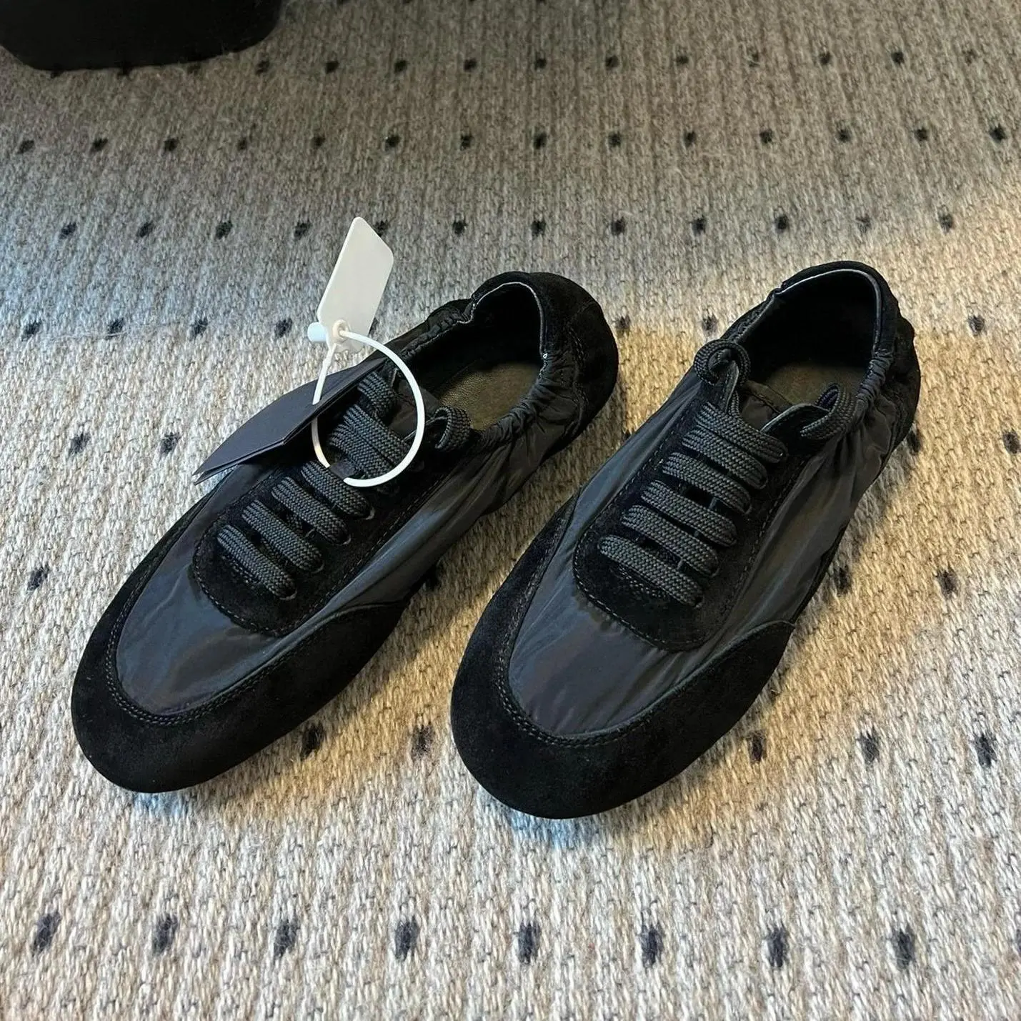 Men and women's versatile classic color blocked flat shoes lace-up German training shoes women shoe and men shoes