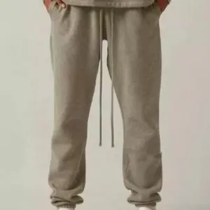 Fashionable, simple and loose-fitting sweatpants
