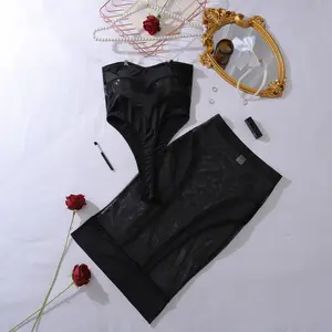 Sexy two-piece lingerie set with contrasting panels. Features black mesh fabric and a three-dimensional cut, offering comfort and excellent breathability.