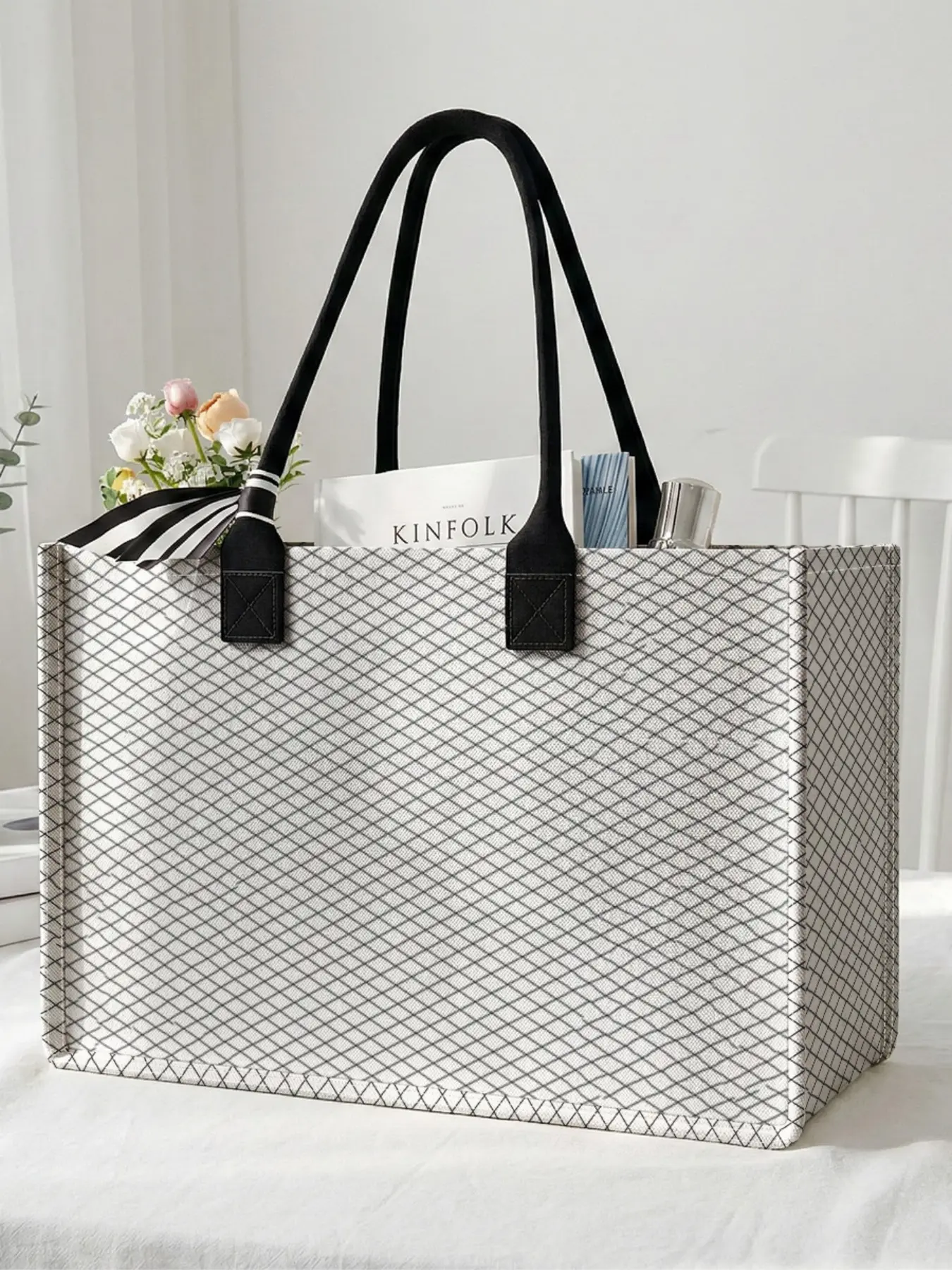 1 piece of grid pattern 2D printed large capacity storage bag, extra large storage bag, sturdy handle, space-saving multi-purpose, Lightweight Shopping Bag, suitable for use at school, on business trips, and shopping, Fashionable Shopping Bag