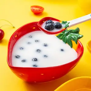 Creative Strawberry Shaped Ceramic Dessert Salad Fruit Bowl Cute Cartoon Soup Bowls Household Instant Noodles Bowl Rice Bowl Tableware
