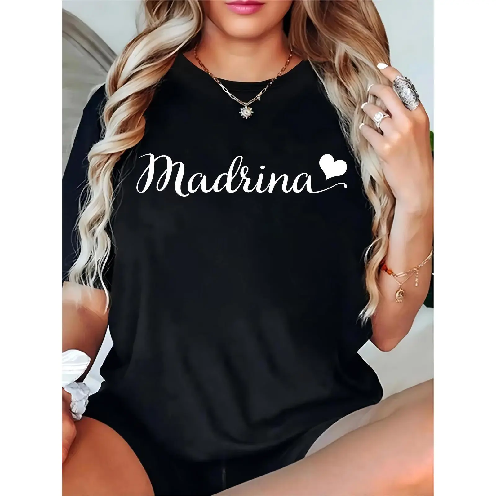 Women's Black "Madrina" Heart Graphic Short-Sleeve Round Neck Tee - Latinx Godmothers' Mother's Day Gift, Basic Fit Breathable Fabric Ladies' Casual Everyday Top, Elegant Feminine Simple Essential Print Top