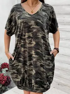 Plus Size Camouflage Print Pocket Tee Dress, Lady Casual V Neck Batwing Sleeve Fitted Short Dress for Summer, Women's Plus Womenswear Clothing for Daily Wear