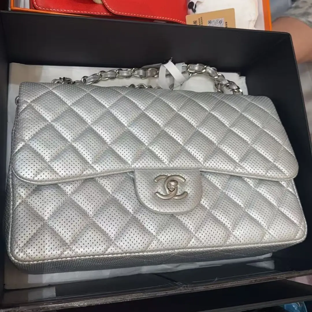 Pre-owned CHANEL Leather Shoulder Bags chanel