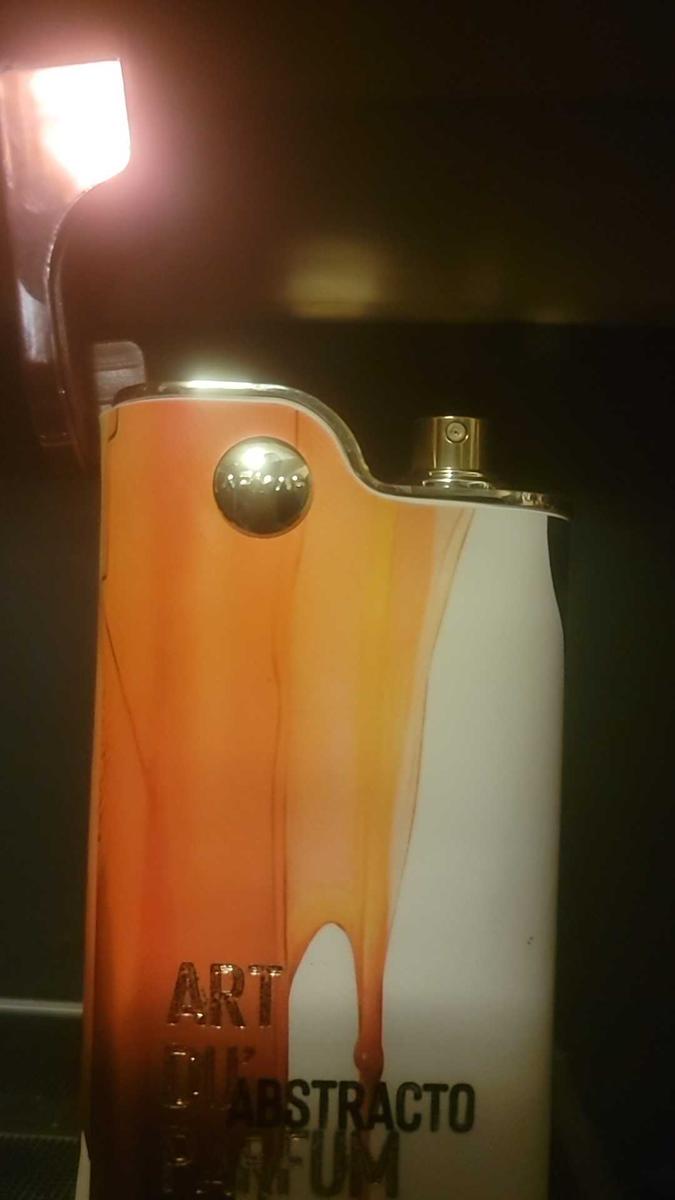 Item: eau de parfum spray 3.4 oz