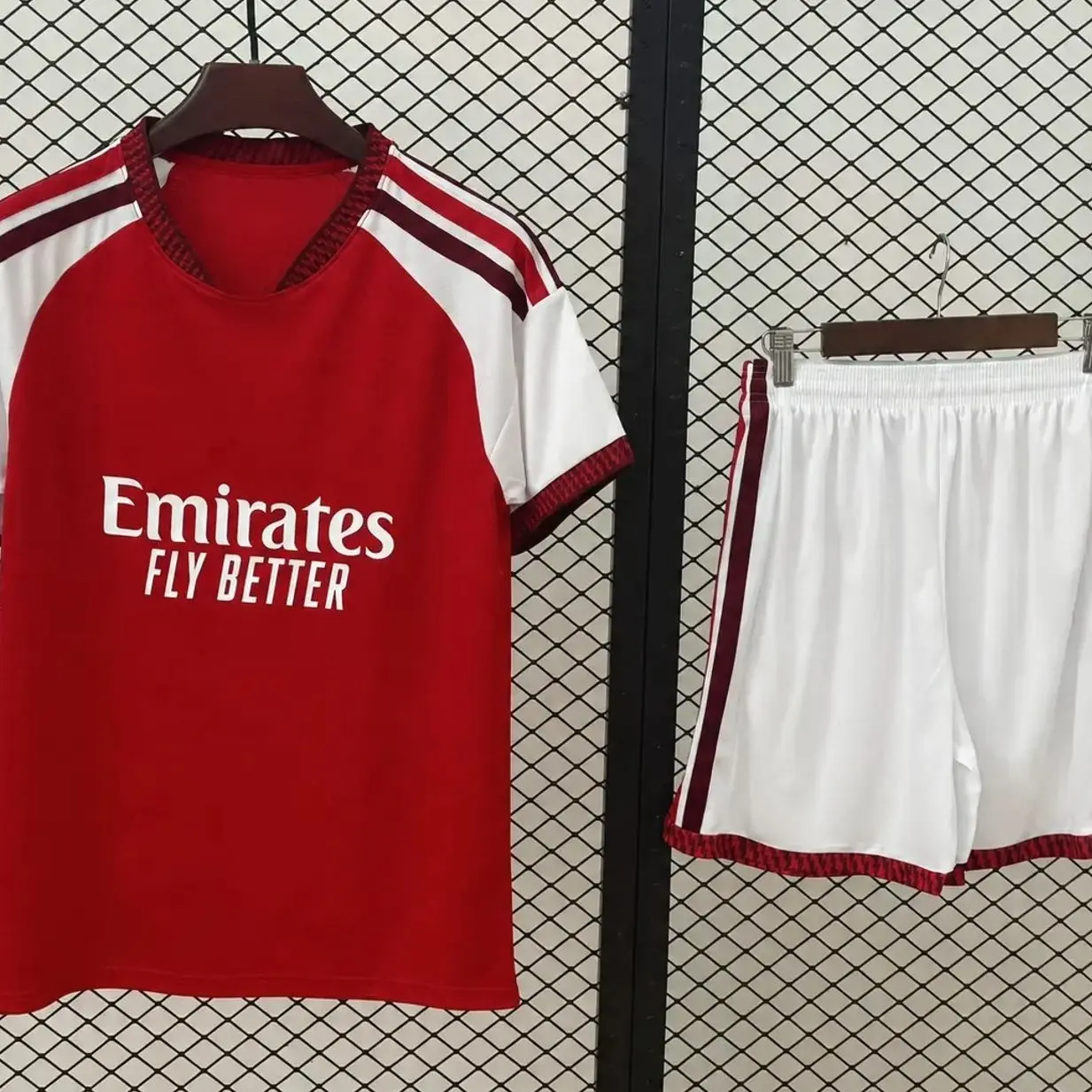 Red White Soccer Jersey and Shorts Set, Unisex Short Sleeve Football Uniform, Breathable Game Day Fan Outfit, Lightweight Training Kit, Athletic Sportswear for Men and Women, Comfortable Team Practice Apparel KT