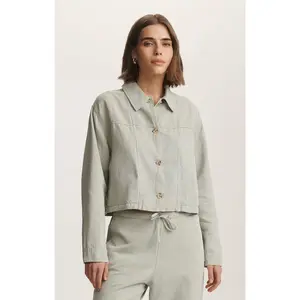 CROPPED TENCEL™ OVERSHIRT IN ABBEY STONE