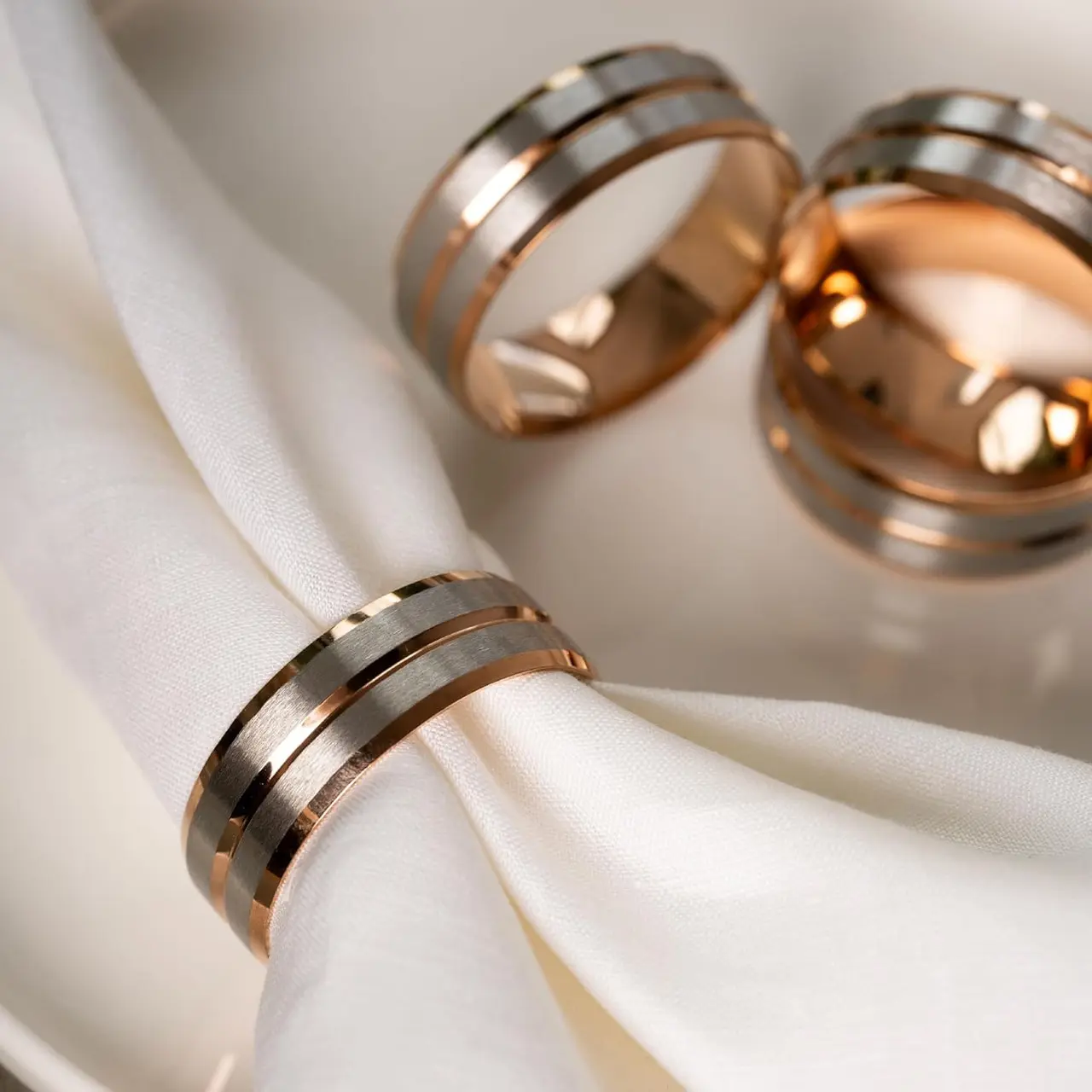 Award-Winning CLOCHEL Napkin Rings Stainless Steel Serviette Buckles Set of 4 Adornment for Elegant Dining,Table Decorations, Banquet, Wedding, Casual, Engagement, Reception & Everyday Party CSKY-11