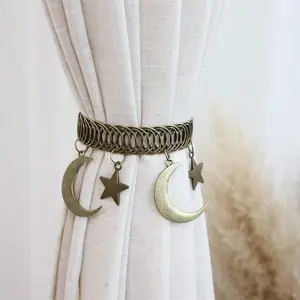 Vintage Star and Moon Metal Curtain Tieback Decorative Celestial Curtain Clip with Dangling Charms Antique Brass Finish Window Treatment for Living Room Bedroom Aesthetic Home Decor Boho Witchy Room Ornament Gift
