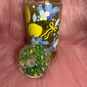 Lemonade Glitter Bottle with Green Glitter and Yellow Lemon Design