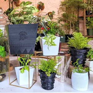 Large Twisted Square Planter - Elegant Design for Indoor Plants, Versatile Use, Ideal for Home Decor