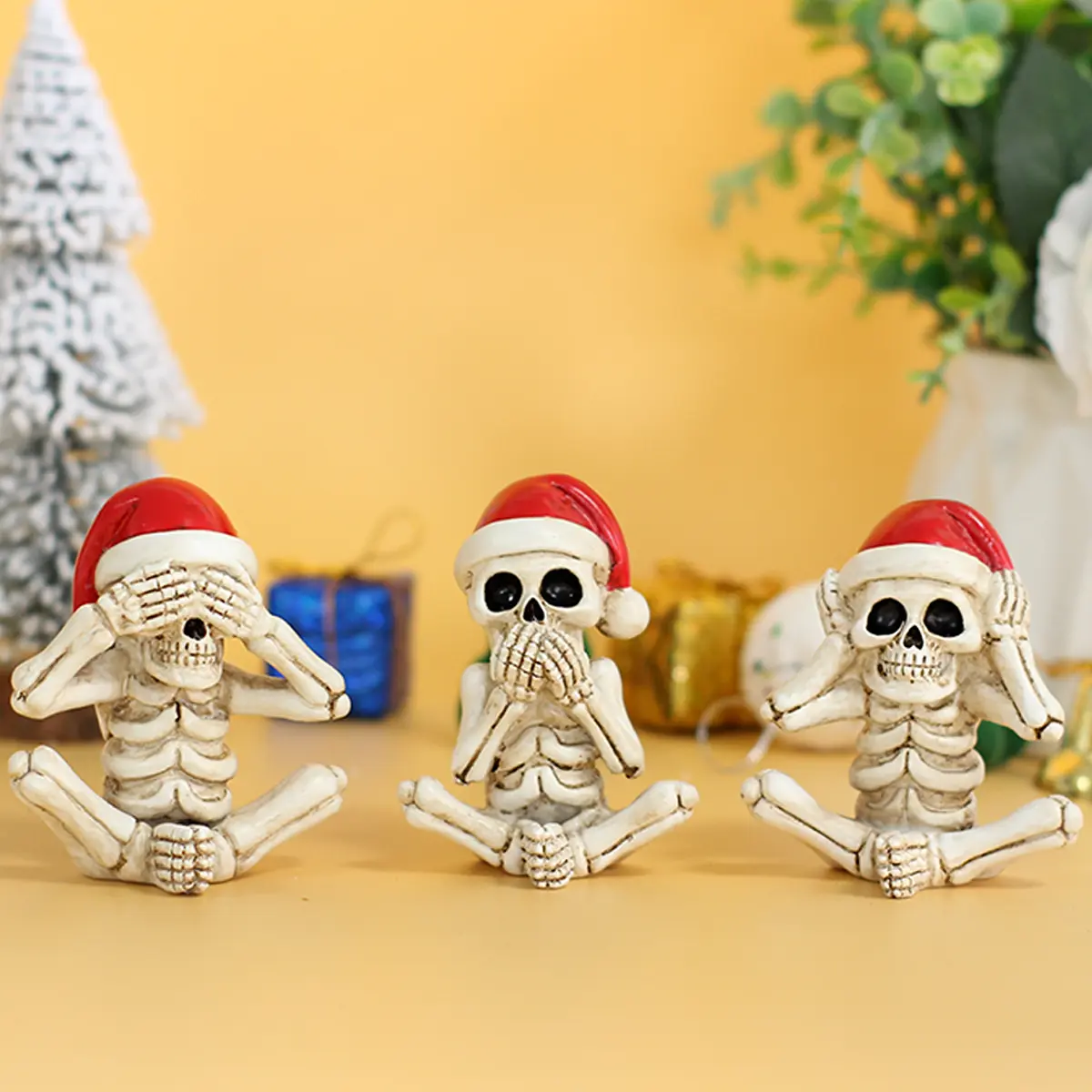 Christmas Skull Resin Figurines Set, Unique Spooky Skeleton Design, Collectible Ornament, Funny Desktop Craft Statue Decorations, Unique Ornaments, Creative Halloween Christmas Party Gifts, Home Office Scene Decoration