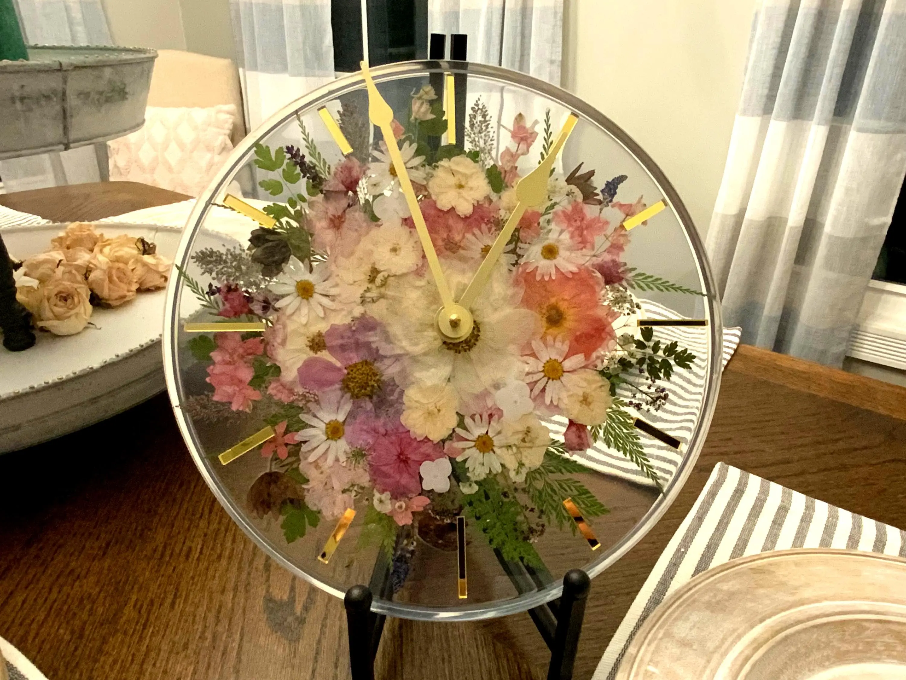 12-Inch Pressed Flower Wall Clock with Real Floral Design, Gold Accents, Resin Construction - Home Decor, Ideal Gift for Floral Enthusiasts