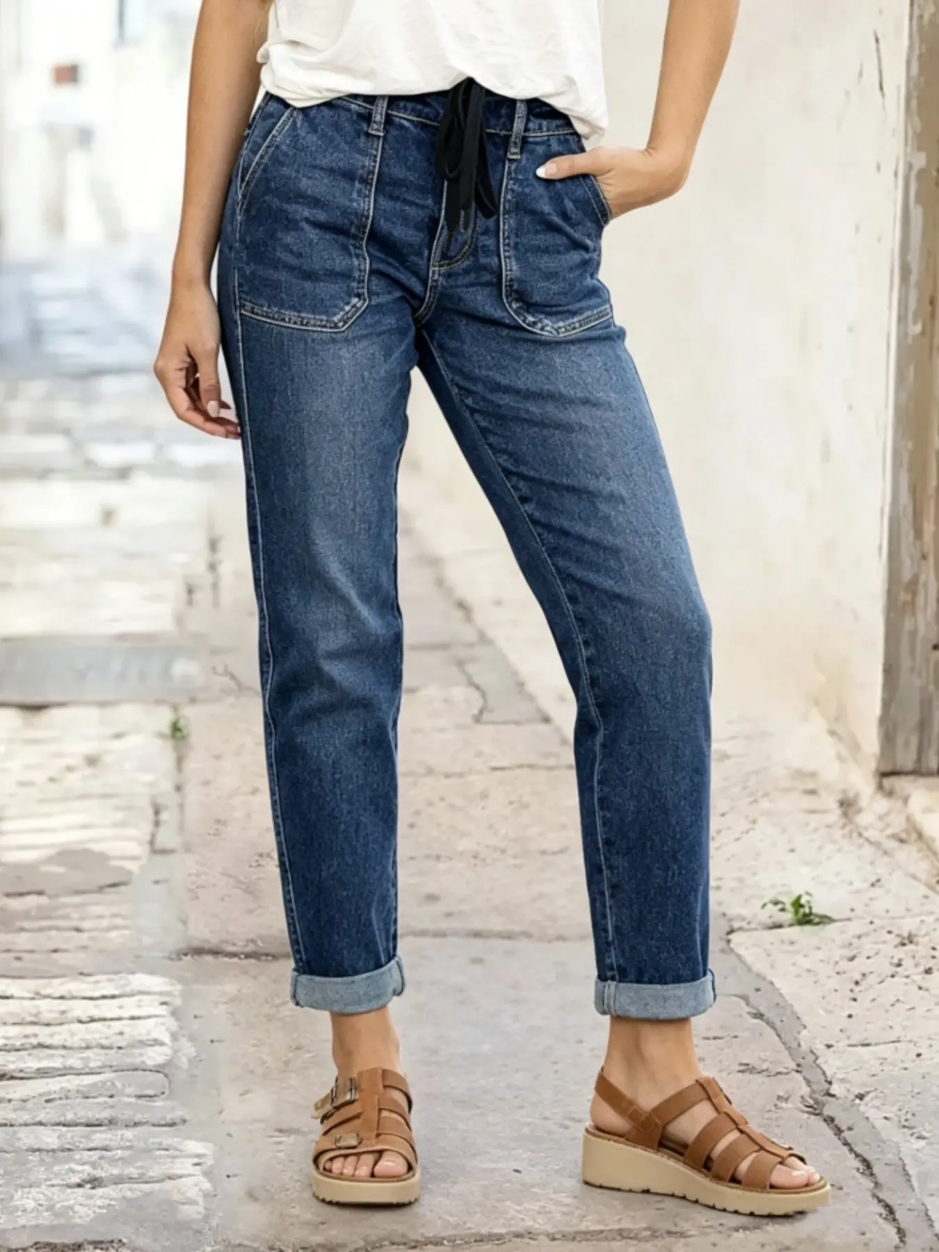 Women's Drawstring Pocket Denim Jeans, Long Pants with Adjustable Waistband, Comfortable Fit for Daily Wear, Trendy Aesthetic Design for All Seasons, Bottoms