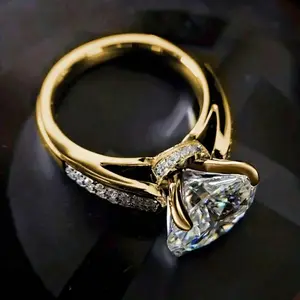 Luxurious Delicate Promise Ring - Inlaid With Shiny Cubic Zirconia, Perfect For Evening Party And Daily Wear, Fashionable Engagement Ring For Ladies, Exquisite Accessory For Special Occasions And Romantic Gift Ideas