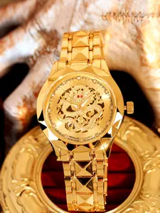 A men's dragon watch skeleton limited edition high-end men's watch fashionable waterproof new quartz watch