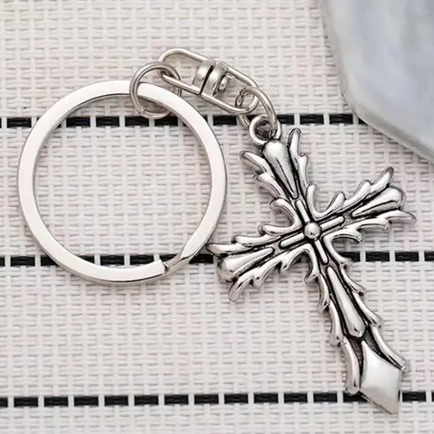 1 Piece Fashion Cross Design Embossed Metal Keychain For Men & Women, Zinc Alloy Keychain