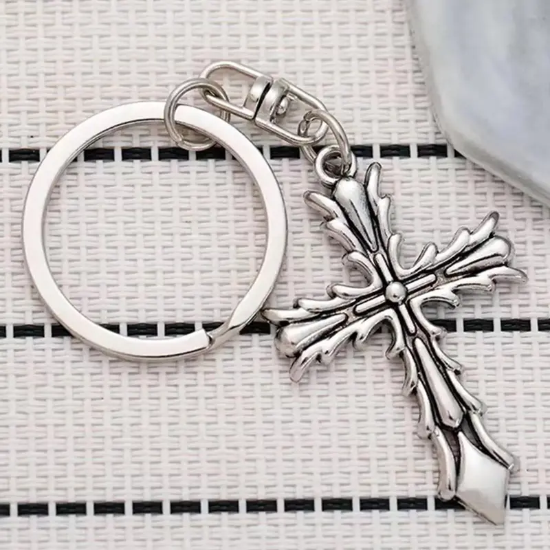 1 Piece Fashion Cross Design Embossed Metal Keychain For Men & Women, Zinc Alloy Keychain