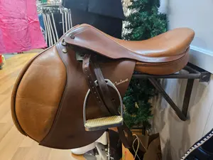 Saddle - English H/J 18" M. Toulouse Adriano