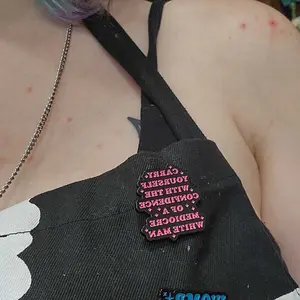 Letter Design Brooch for Summer, Fashion Casual Clip Type Alloy Accessories for Daily Holiday, Daily Clothing Decor, Trendy All-match & Exquisite Brooch for Birthday Gift, Enamel Metal Double Pin, Badge