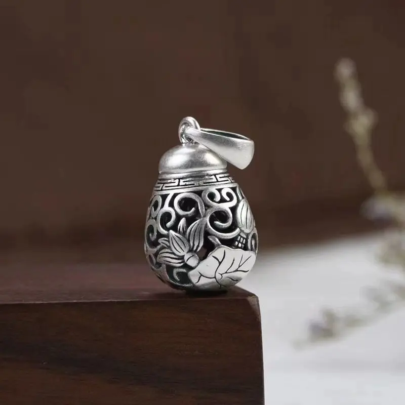 Vintage Statement Necklace with Hollow Lotus Locket, Unisex Silver-Plated Copper Pendant, Chinese Style Openable Aromatherapy Diffuser, Aesthetic Ethnic Jewelry, Aesthetic Necklaces, Artistic Statement Necklaces