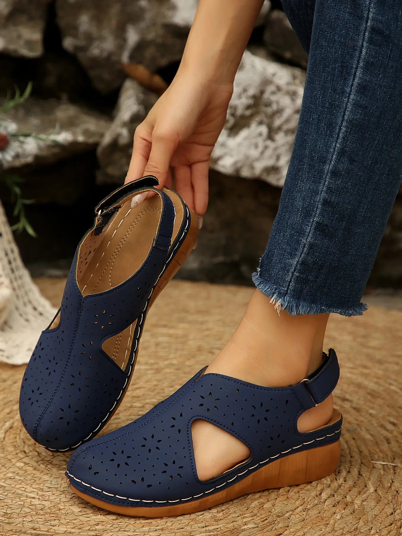 Women's Summer Beach Casual Sandals, Fashionable Sandals, PU Leather Sandals, One-Step Wedge Thick Sole Comfortable Lightweight Slip-On Shoes, Hollow Out Design, Fashion Versatile, Footwear Style