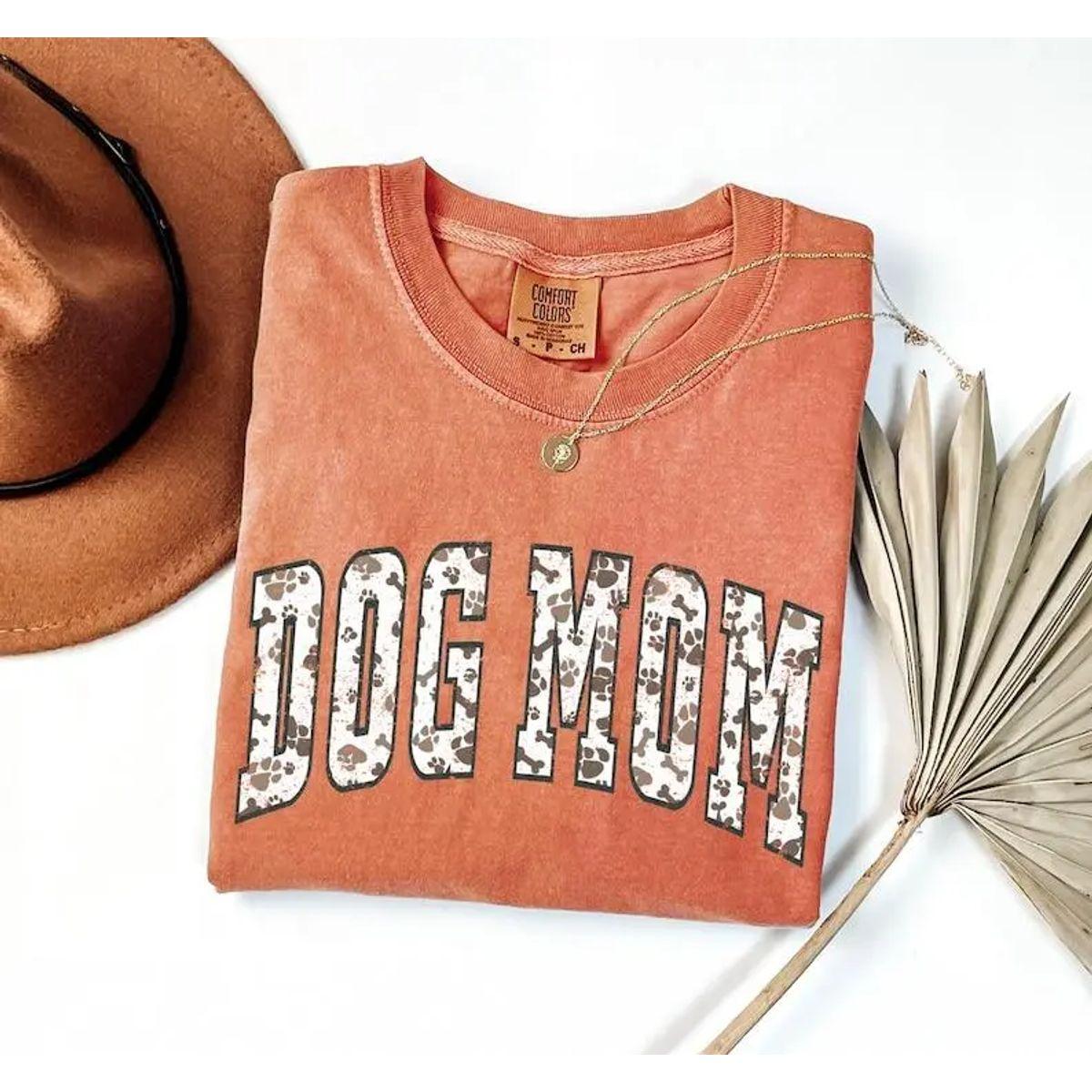 Dog Mom Comfort Colors T Shirt, Cute Dog Lover Tee, Stylish Pet Parent Top, Soft Cotton Unisex Crewneck Shirt, Gift For Him Or Her, Unisex Casual Graphic T-Shirts