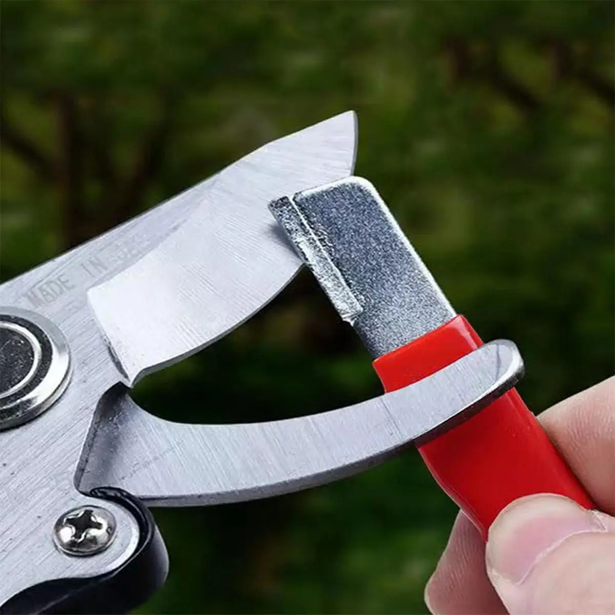 Garden Tool Sharpener Blade, Pocket Shear Sharpener for Pruners Loppers Garden Shears Scissors Hedge Trimmers, Hand Tools for Home Garden